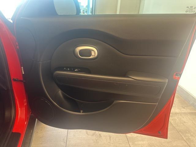 Photo of 2017 Inferno Red Kia Soul