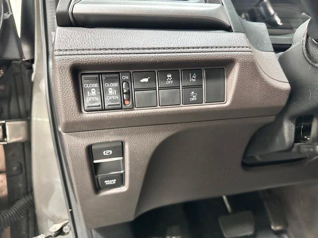 Photo of 2019 Pacific Pewter Metallic Honda Odyssey