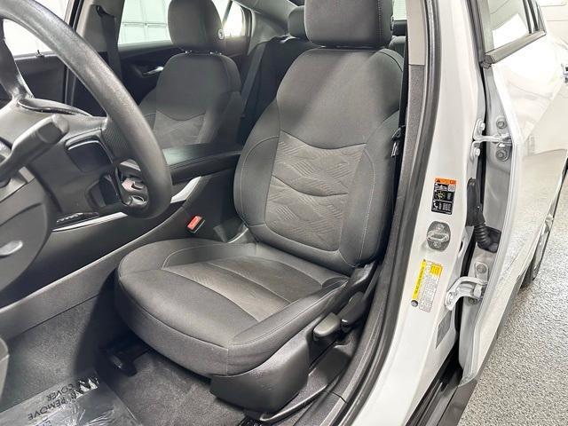 Photo of 2019 Summit White Chevrolet Volt