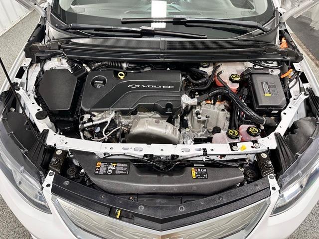 Photo of 2019 Summit White Chevrolet Volt