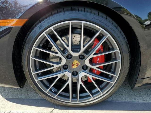 Photo of 2024 Jet Black Metallic Porsche 911