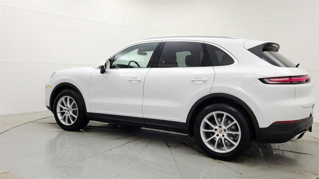 Photo of 2025 White Porsche Cayenne