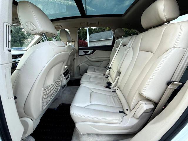 Photo of 2018 White Audi Q7