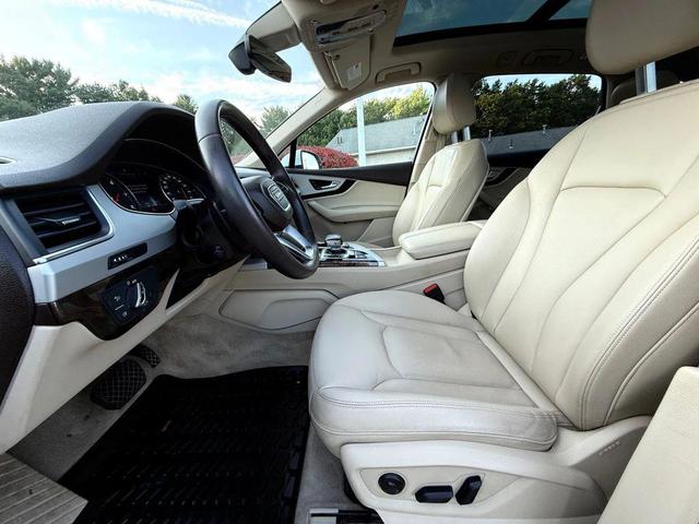 Photo of 2018 White Audi Q7