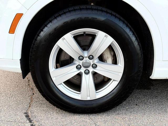 Photo of 2018 White Audi Q7