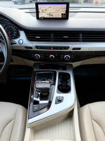 Photo of 2018 White Audi Q7