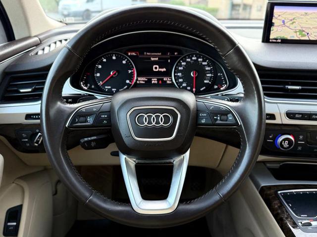 Photo of 2018 White Audi Q7