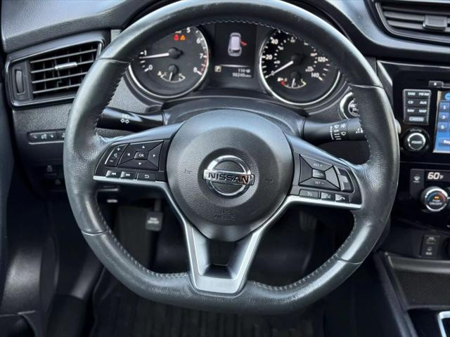 Photo of 2017 Midnight Jade Nissan Rogue