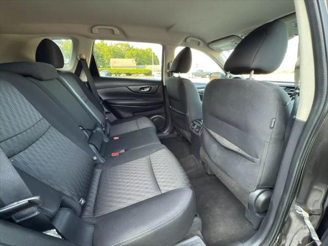 Photo of 2017 Midnight Jade Nissan Rogue
