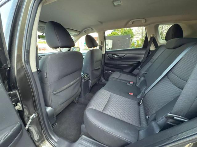 Photo of 2017 Midnight Jade Nissan Rogue