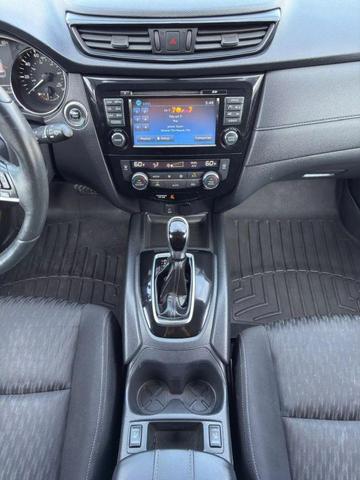 Photo of 2017 Midnight Jade Nissan Rogue