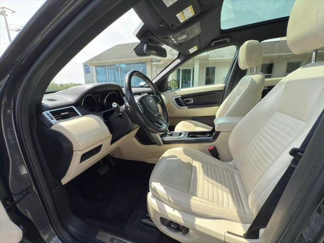 Photo of 2018 Gray Land Rover Discovery Sport
