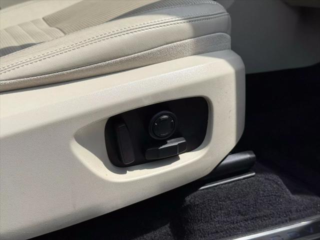 Photo of 2018 Gray Land Rover Discovery Sport