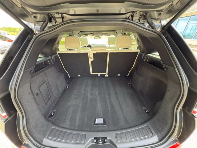 Photo of 2018 Gray Land Rover Discovery Sport