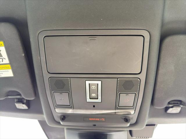 Photo of 2018 Gray Land Rover Discovery Sport