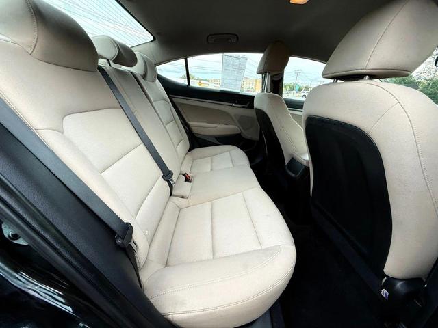Photo of 2018 Black Diamond Hyundai ELANTRA
