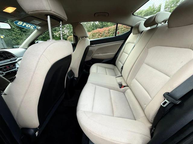 Photo of 2018 Black Diamond Hyundai ELANTRA