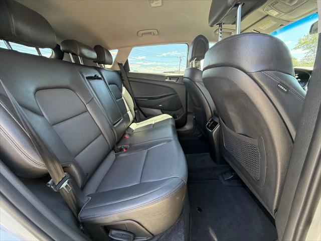 Photo of 2018 Molten Silver Hyundai TUCSON