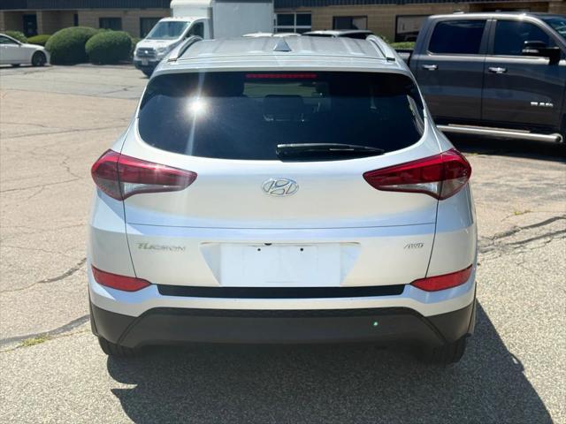 Photo of 2018 Molten Silver Hyundai TUCSON