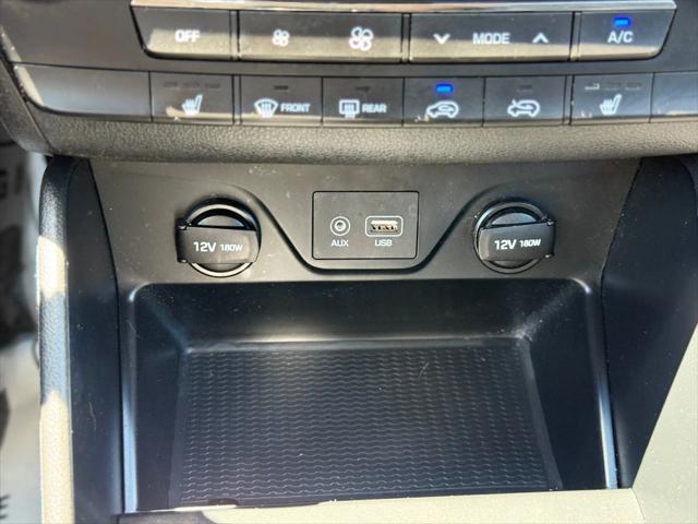 Photo of 2018 Molten Silver Hyundai TUCSON