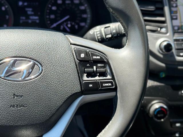 Photo of 2018 Molten Silver Hyundai TUCSON