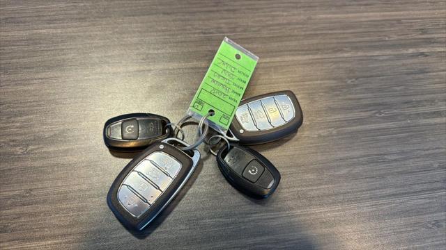 Photo of 2018 Molten Silver Hyundai TUCSON