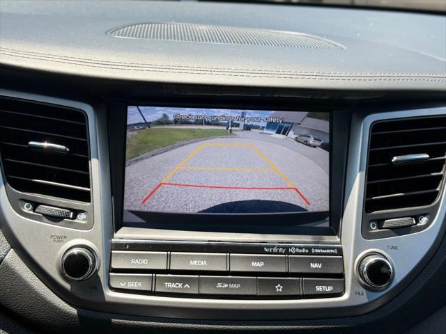 Photo of 2018 Molten Silver Hyundai TUCSON