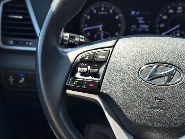 Photo of 2018 Molten Silver Hyundai TUCSON