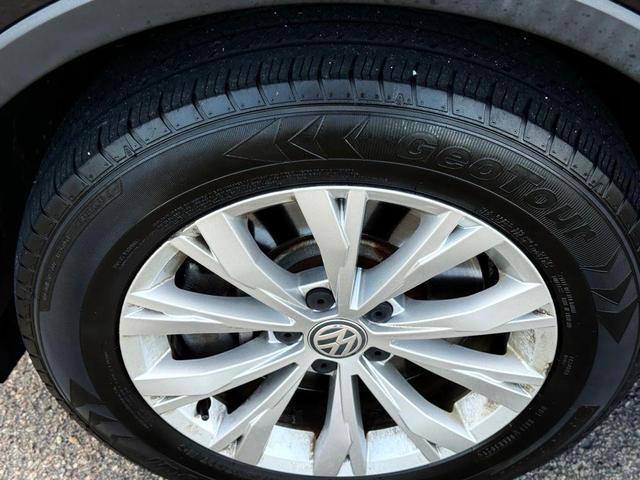 Photo of 2019 Deep Black Pearl Volkswagen Tiguan