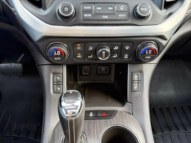 Photo of 2017 Silver GMC Acadia