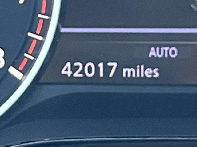 Photo of 2022 Gun Metallic Nissan Pathfinder