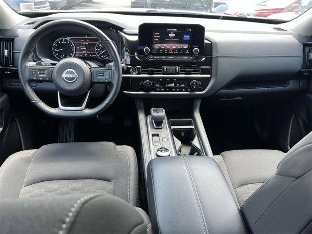 Photo of 2022 Gun Metallic Nissan Pathfinder