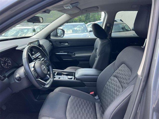 Photo of 2022 Gun Metallic Nissan Pathfinder