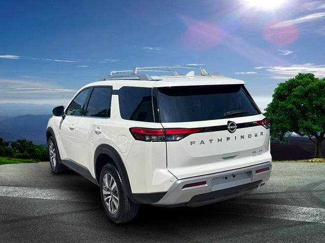 Photo of 2023 White Nissan Pathfinder