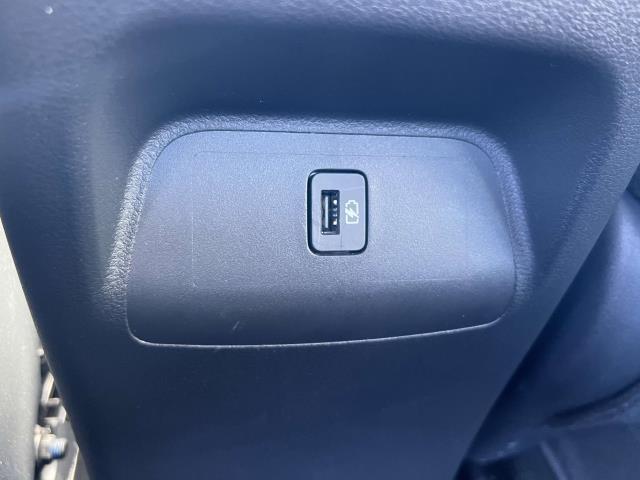 Photo of 2023 Cloud White Nissan Sentra