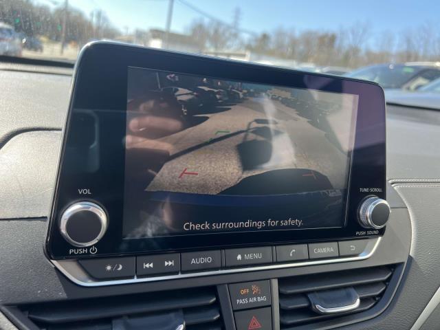 Photo of 2022 Scarlet Ember Nissan Altima