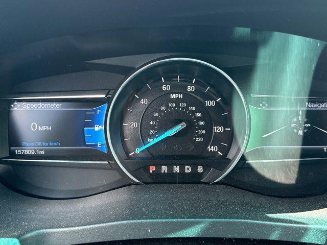 Photo of 2017 White Platinum Metallic Tri-Coat Ford Explorer