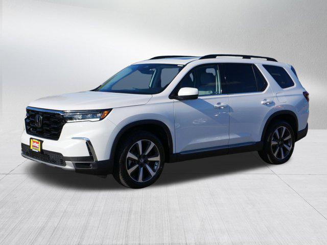 Photo of 2024 Platinum White Pearl Honda Pilot