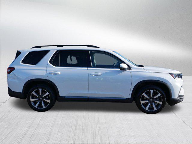 Photo of 2024 Platinum White Pearl Honda Pilot