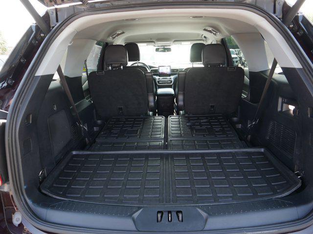 Photo of 2022 Jewel Red Metallic Tinted Clearcoat Ford Explorer