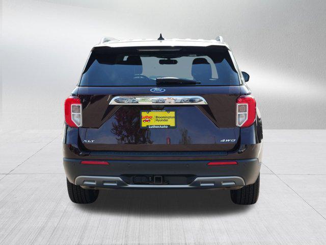 Photo of 2022 Jewel Red Metallic Tinted Clearcoat Ford Explorer