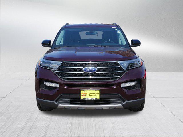 Photo of 2022 Jewel Red Metallic Tinted Clearcoat Ford Explorer