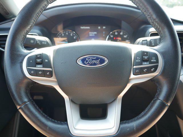 Photo of 2022 Jewel Red Metallic Tinted Clearcoat Ford Explorer