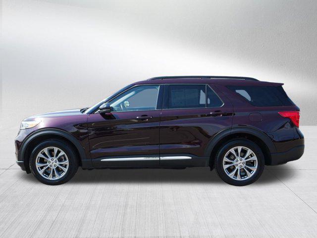 Photo of 2022 Jewel Red Metallic Tinted Clearcoat Ford Explorer