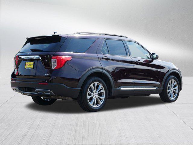 Photo of 2022 Jewel Red Metallic Tinted Clearcoat Ford Explorer