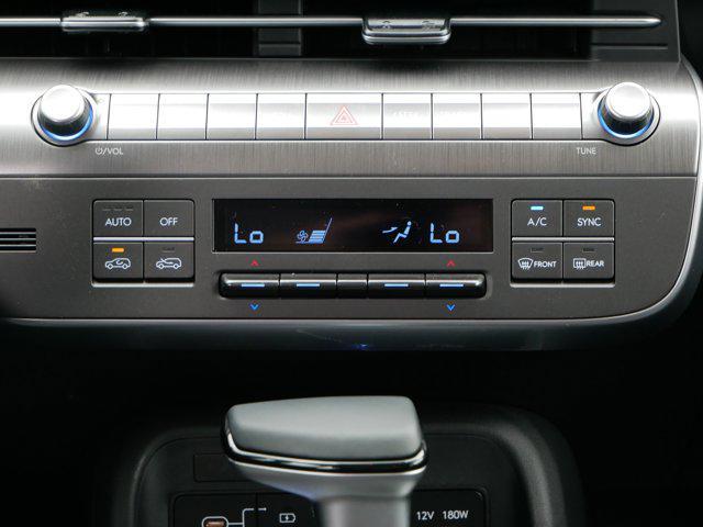 Photo of 2025 Atlas White Hyundai KONA