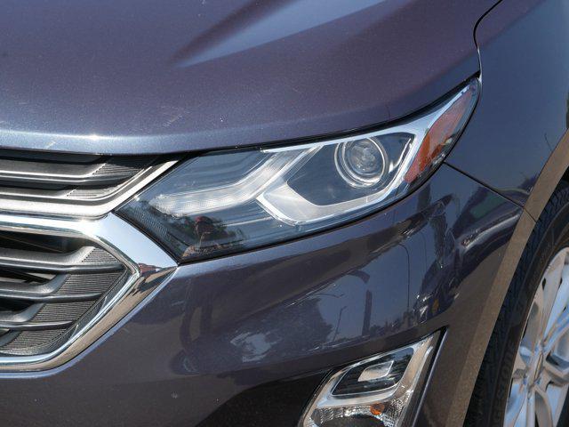 Photo of 2022 Iron Gray Metallic Chevrolet Equinox