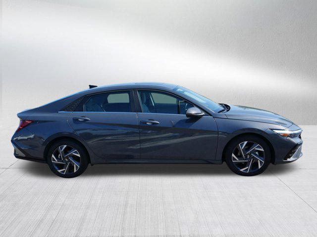 Photo of 2025 Ecotronic Gray Hyundai ELANTRA