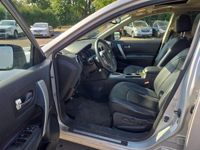 Photo of 2011 Brilliant Silver Nissan Rogue