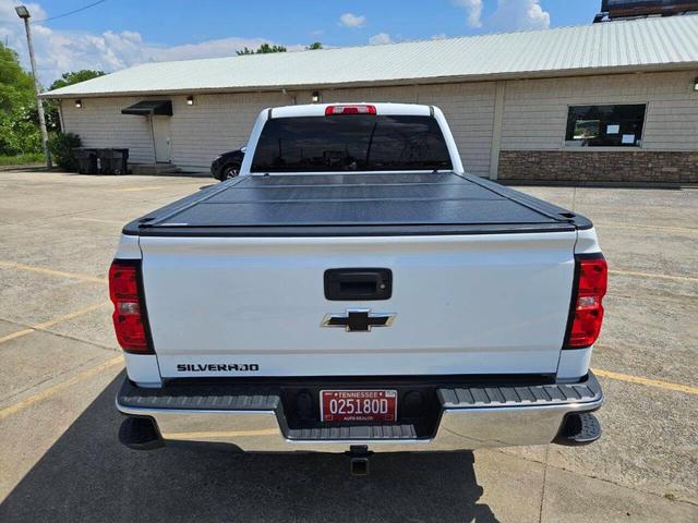 Photo of 2018 White Chevrolet Silverado 1500